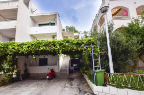 Отель Apartments Miljenko  Макарска 